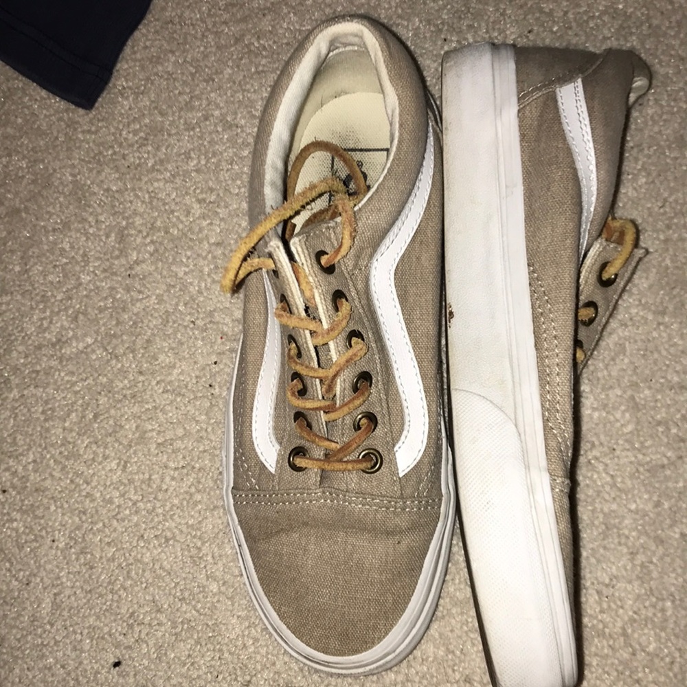Tan vans